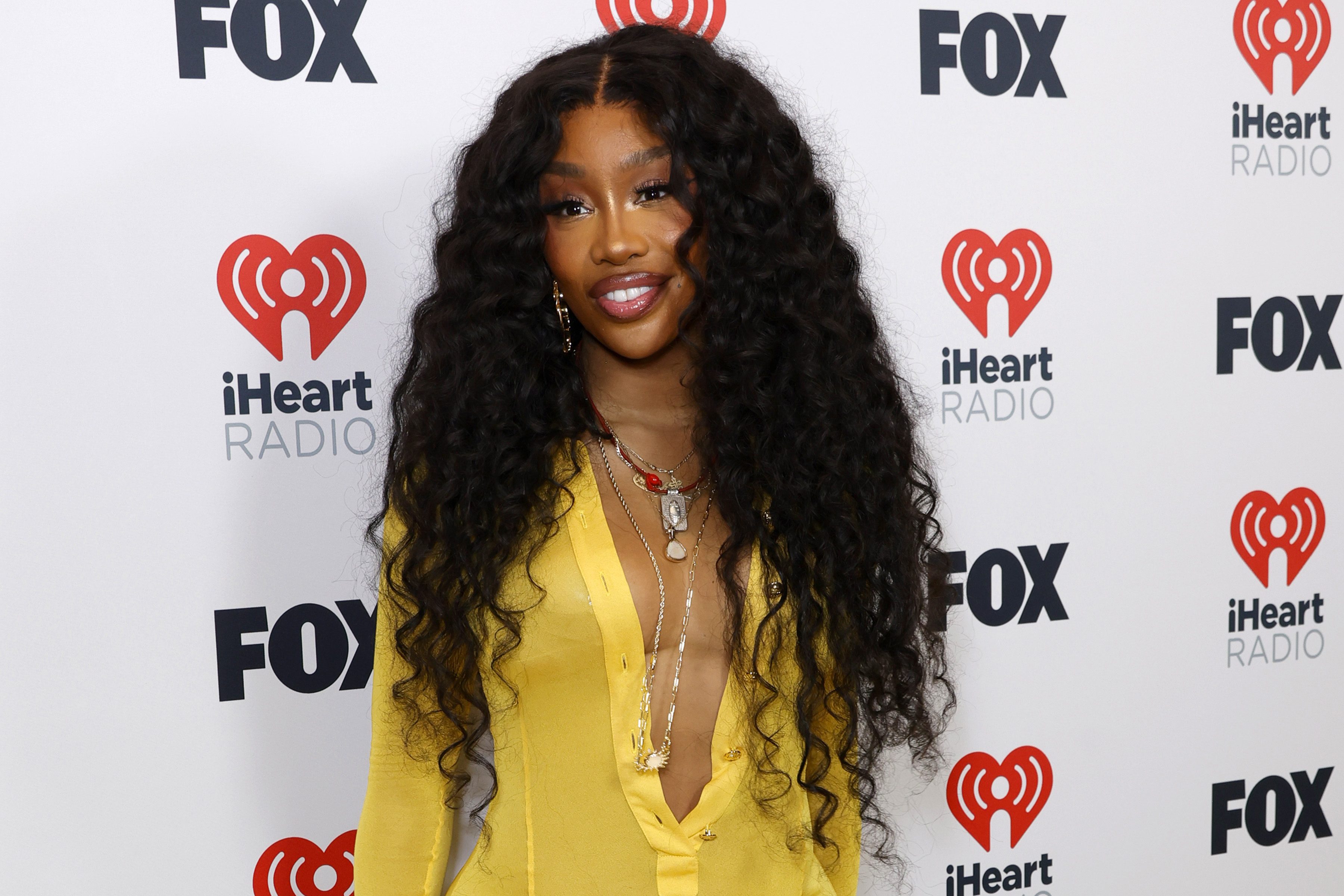Source-feed image associated with SZA Slams ‘Disgusting‘ Musicians Using AI, Says Platforms Like Suno Train on the ‘Best and Brightest Black Minds of Writers and Producers’