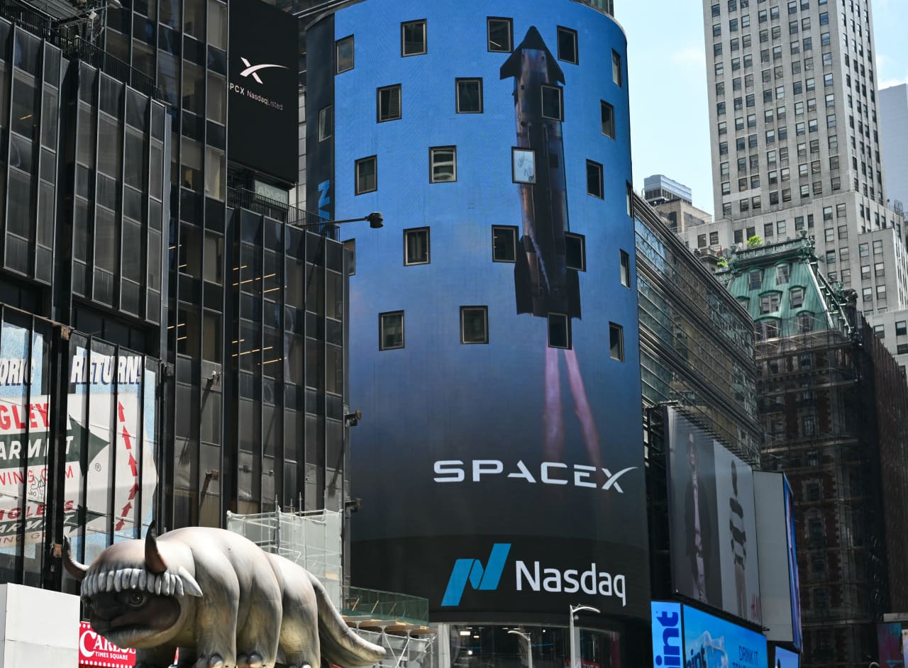 Source-feed image associated with SpaceX gave investors intense FOMO. Now the decade’s hottest IPO represents a brutal reality check.