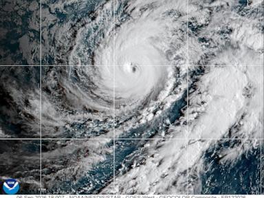 Source-feed image associated with Hawaii residents told to expect tropical storm conditions