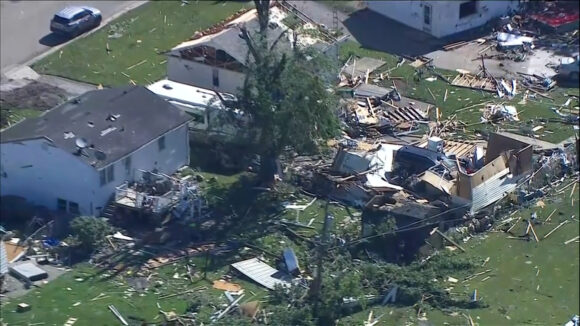 Source-feed image associated with Tornadoes in Illinois and Indiana Leave Residents Grappling With Damage
