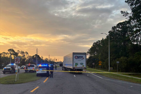 Source-feed image associated with Man Fleeing Immigration Officers in Florida Struck and Killed by Tractor Trailer