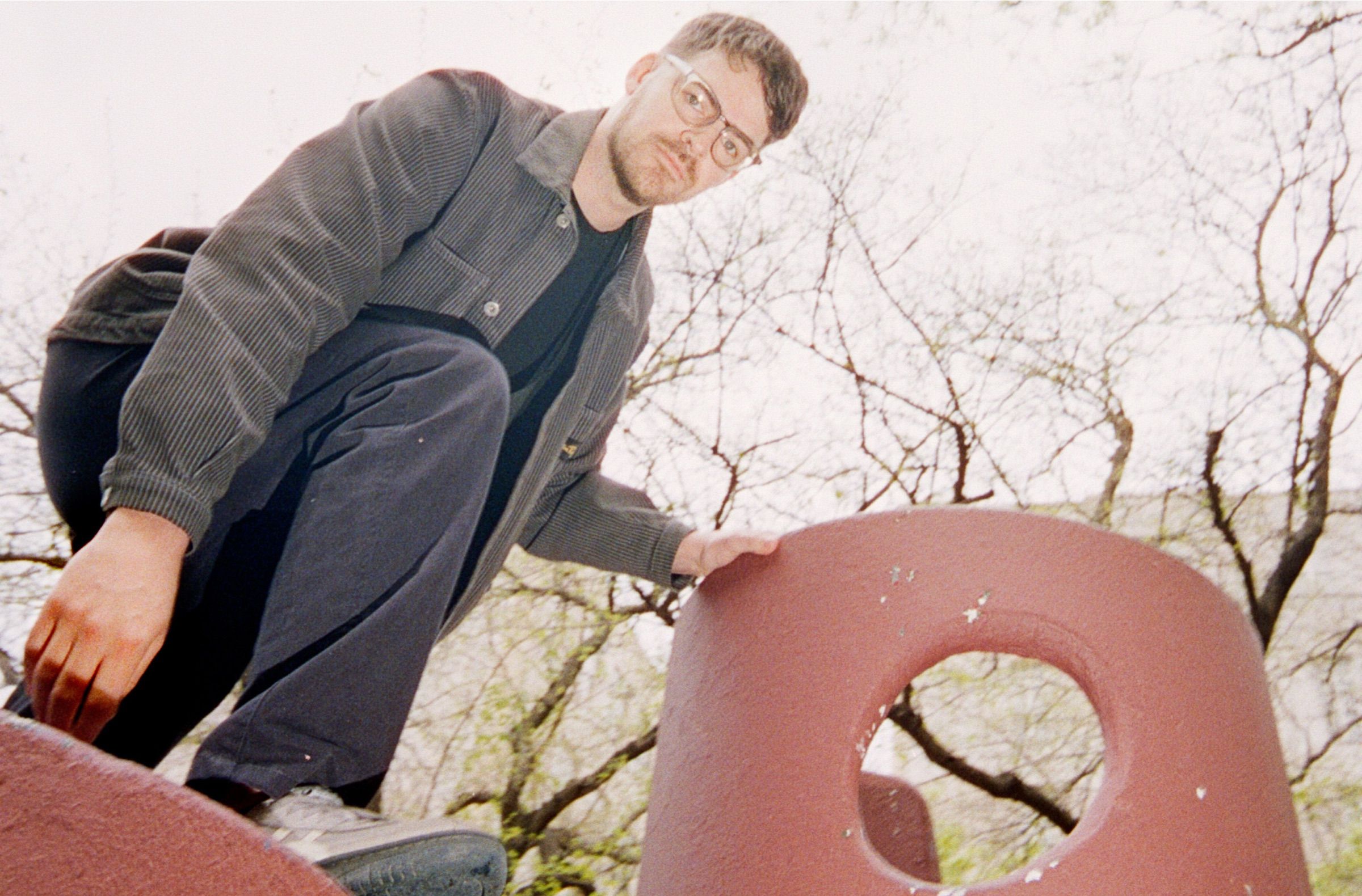 Source-feed image associated with Ryan Hemsworth Signs to Topshelf for First Album in Eight Years