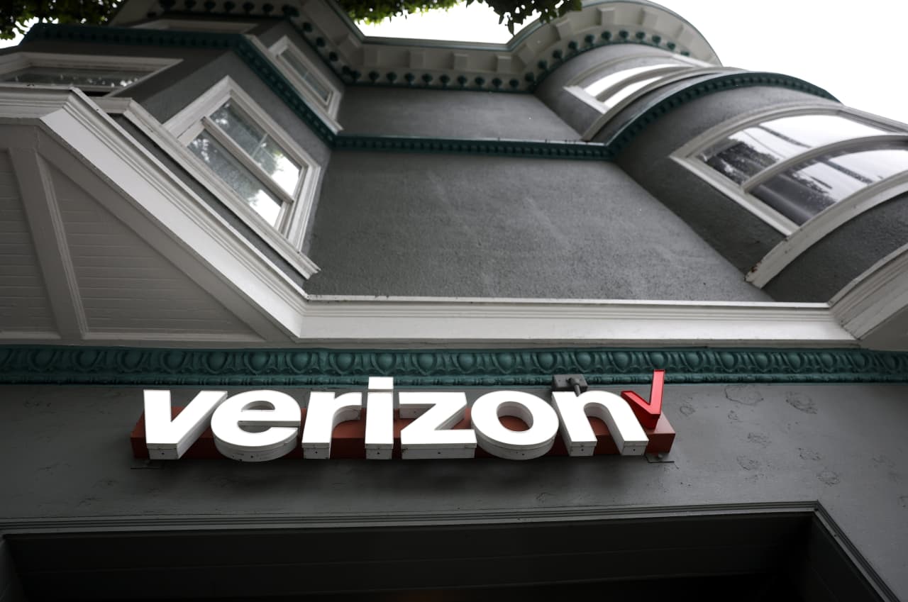 Source-feed image associated with Verizon’s stock rises as earnings show the company is no longer a ‘hunting ground’