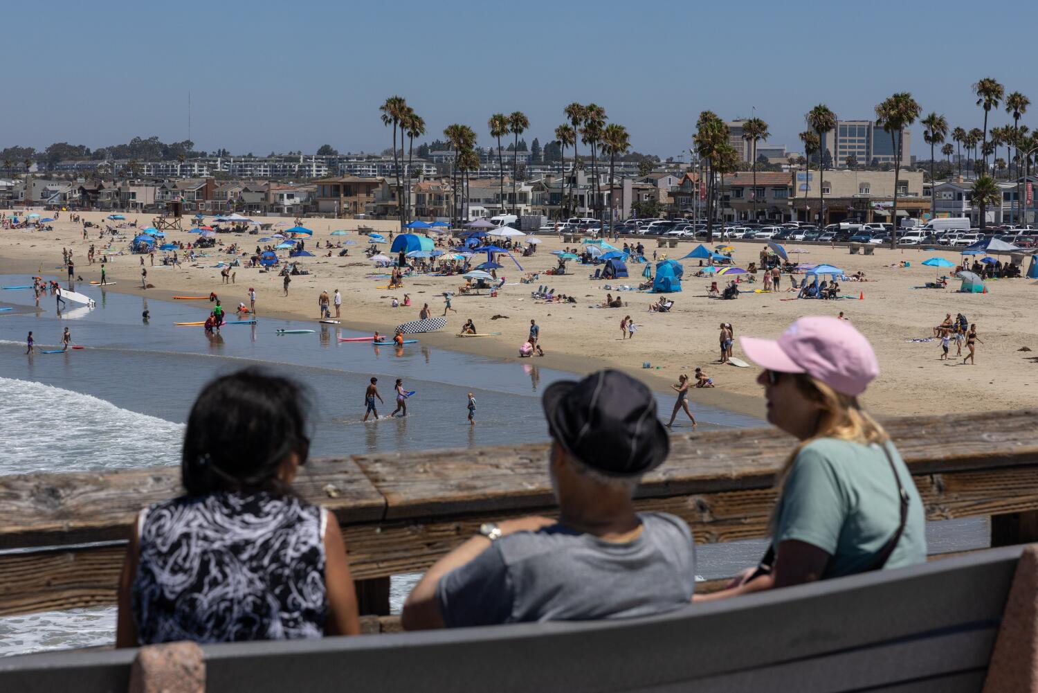 Source-feed image associated with Heat expected to stick around in Southern California as critical fire weather looms