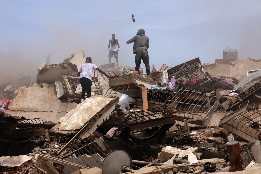 Source-feed image associated with Thousands feared dead in Venezuela after twin earthquakes flatten buildings