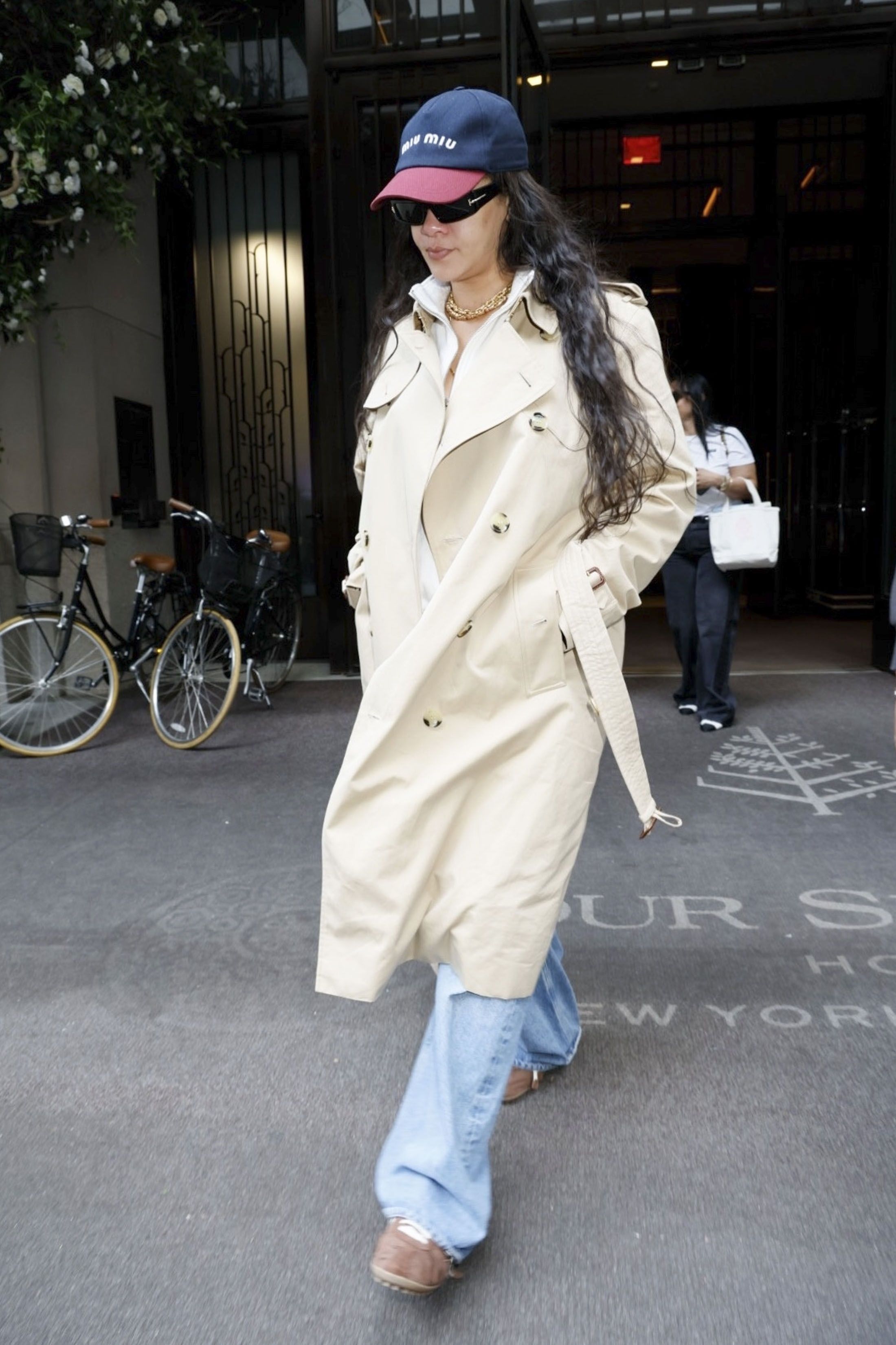 Source-feed image associated with Rihanna Masters the Art of the Errands Outfit
