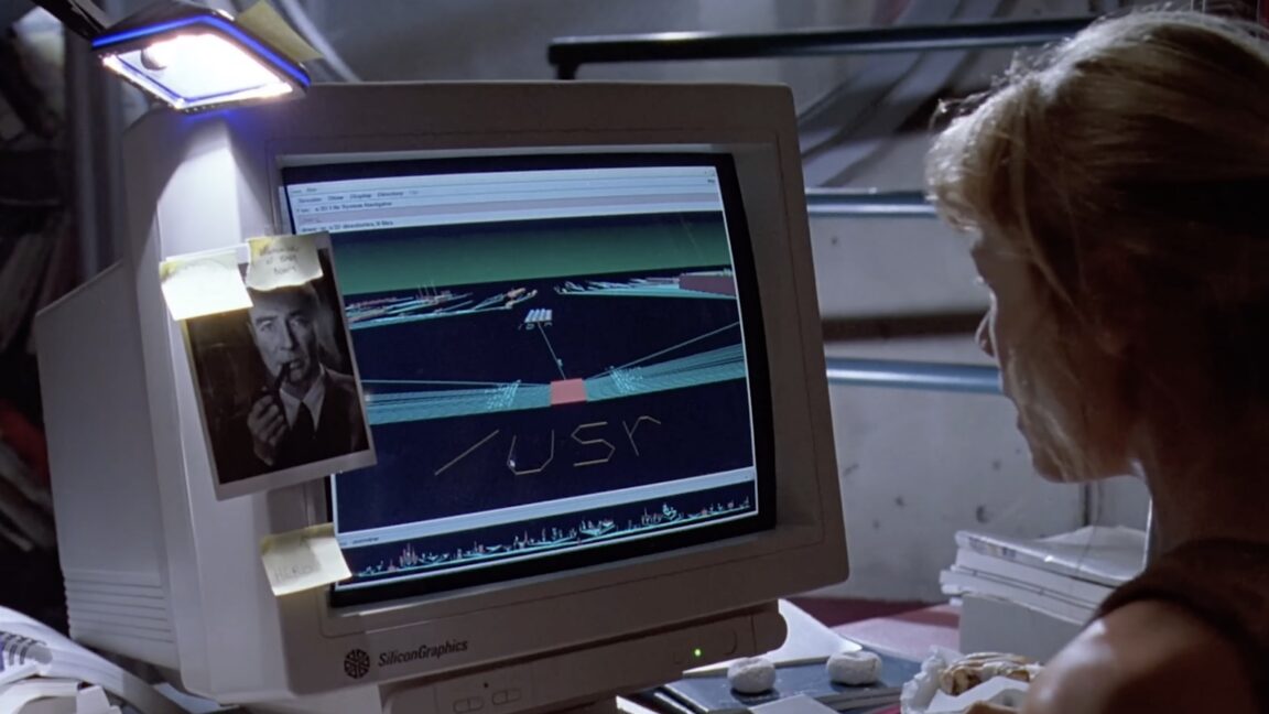 Source-feed image associated with Engineer identifies and explains every '90s computer seen in Jurassic Park