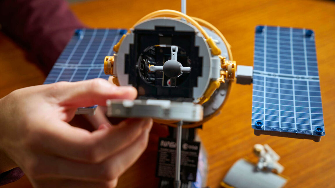 Source-feed image associated with Lego deploys Hubble Space Telescope as detailed desktop model