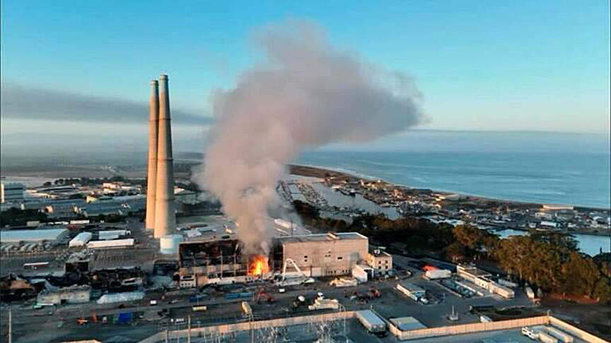 Source-feed image associated with Another battery fire erupts at Moss Landing, where some units are still charged
