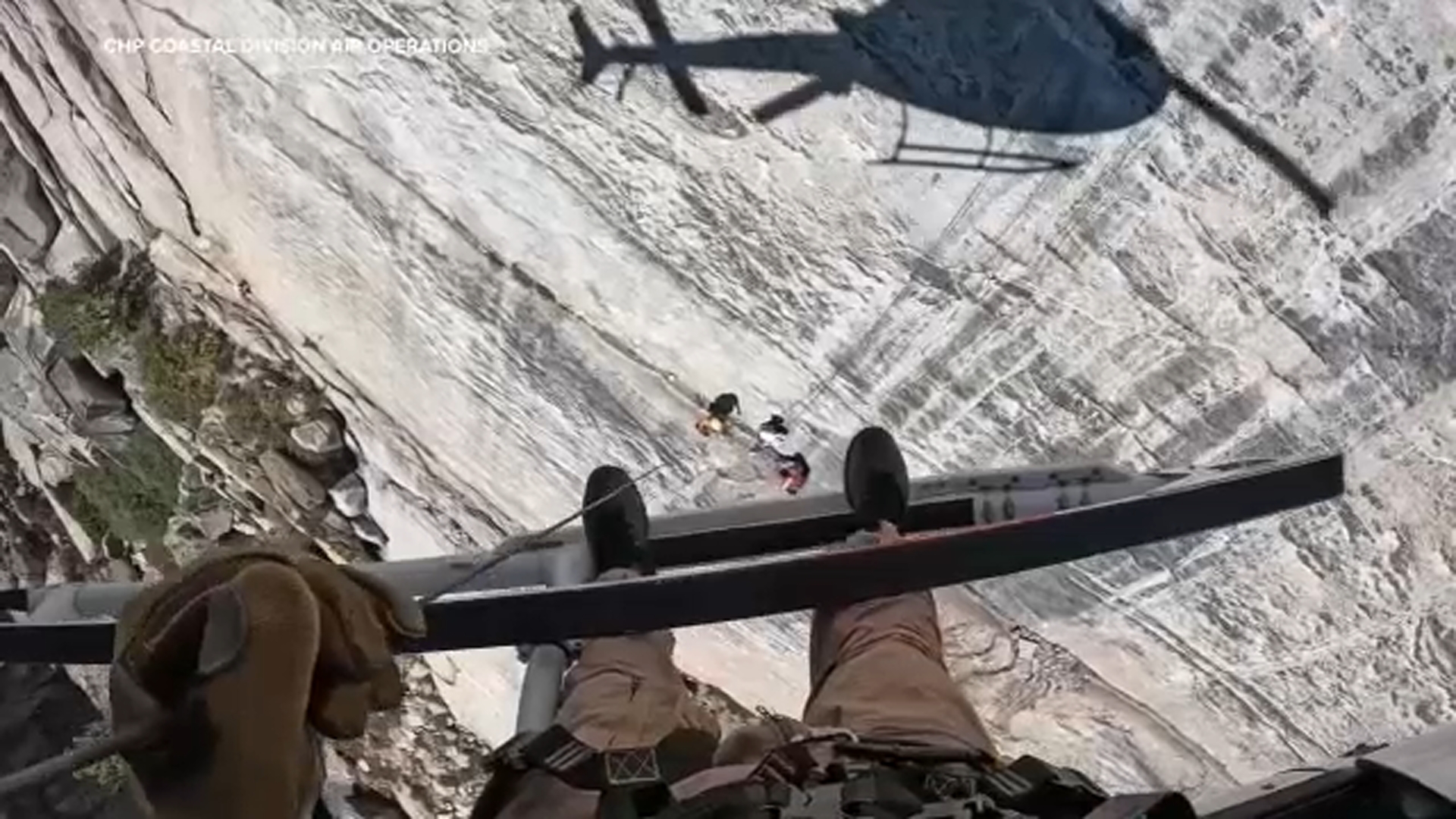 Source-feed image associated with Injured climber rescued from 700-foot cliff in Sierra Nevada