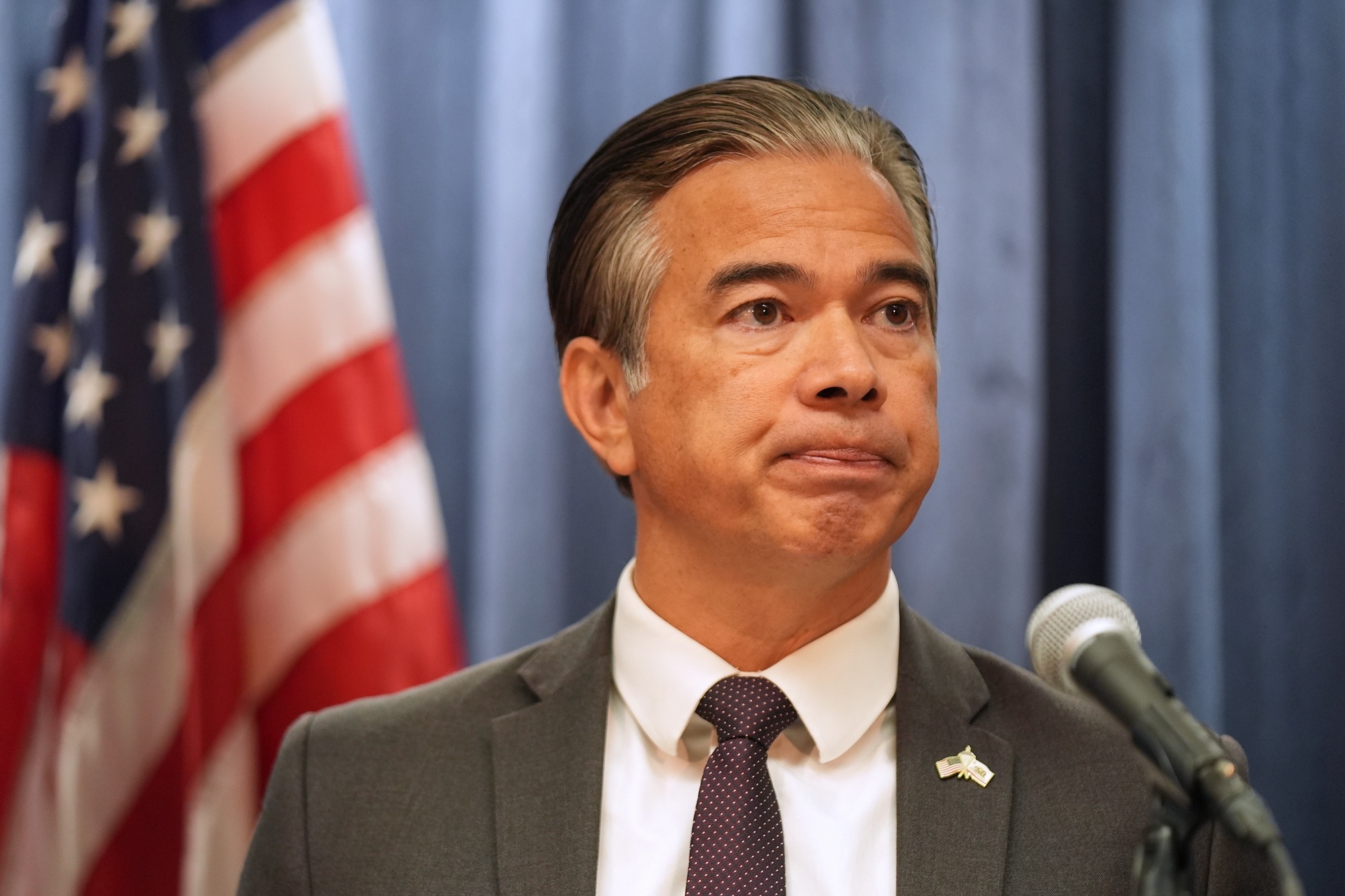 Source-feed image associated with California Joins Suit Over Trump Rule Making It Harder for Immigrants to Get Green Cards