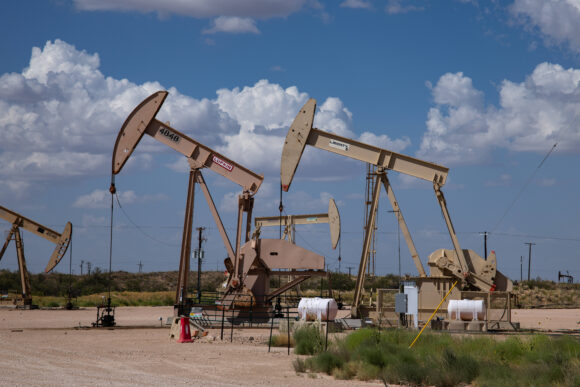 Source-feed image associated with West Texas Oil Producers Pushing Power Demand ‘Through the Roof’