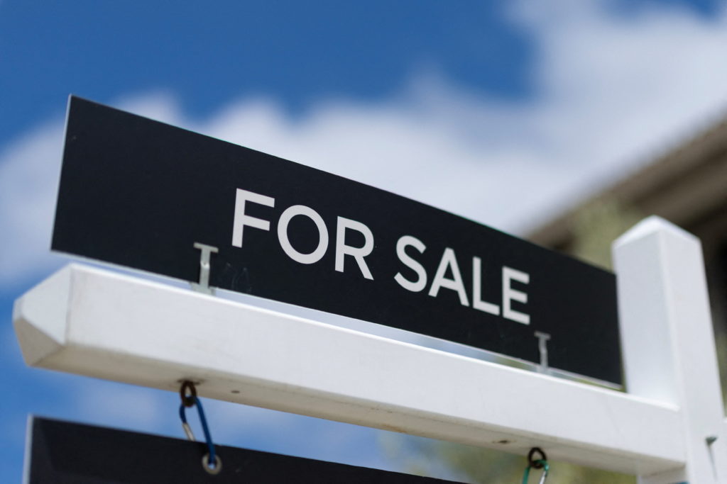 Source-feed image associated with U.S. existing homes fall 1.7% in July as record prices, high mortgage rates stifle would be-buyers