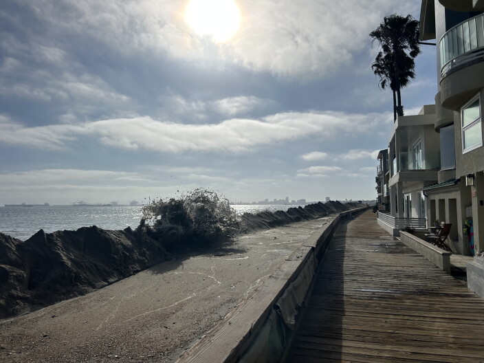 Source-feed image associated with High tides provide glimpse into rising sea levels. A Long Beach neighborhood is on the front lines