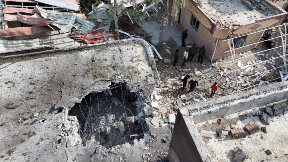 Source-feed image associated with Trump Says Iran Strikes to Be Short, Asserts Hormuz Control