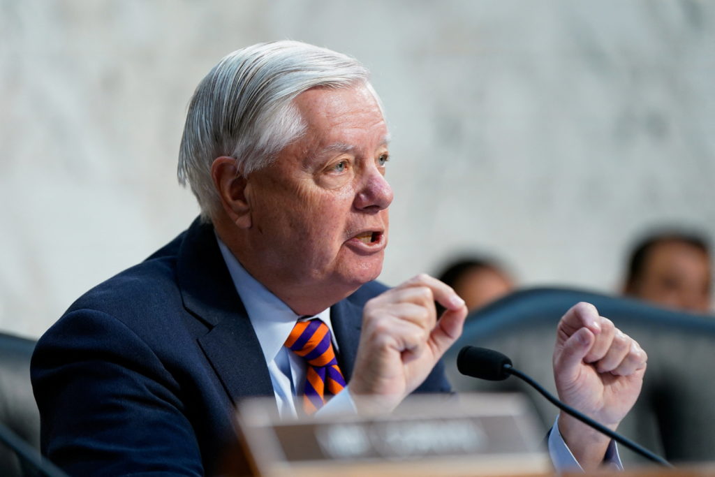Source-feed image associated with Sen. Lindsey Graham dies after a 'brief and sudden illness,' his office says