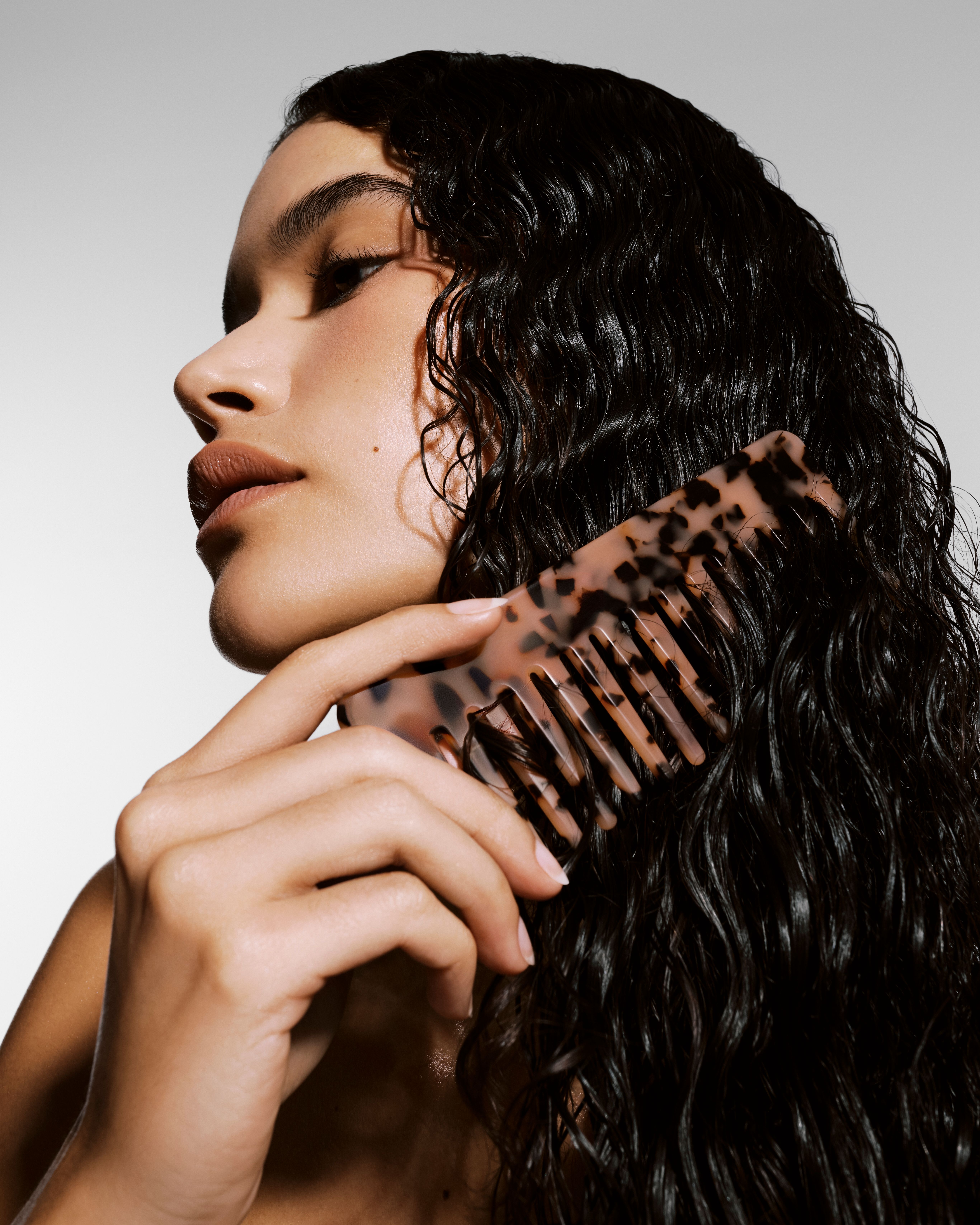 Source-feed image associated with Reverse Hair Washing Can Boost Volume—Here’s How