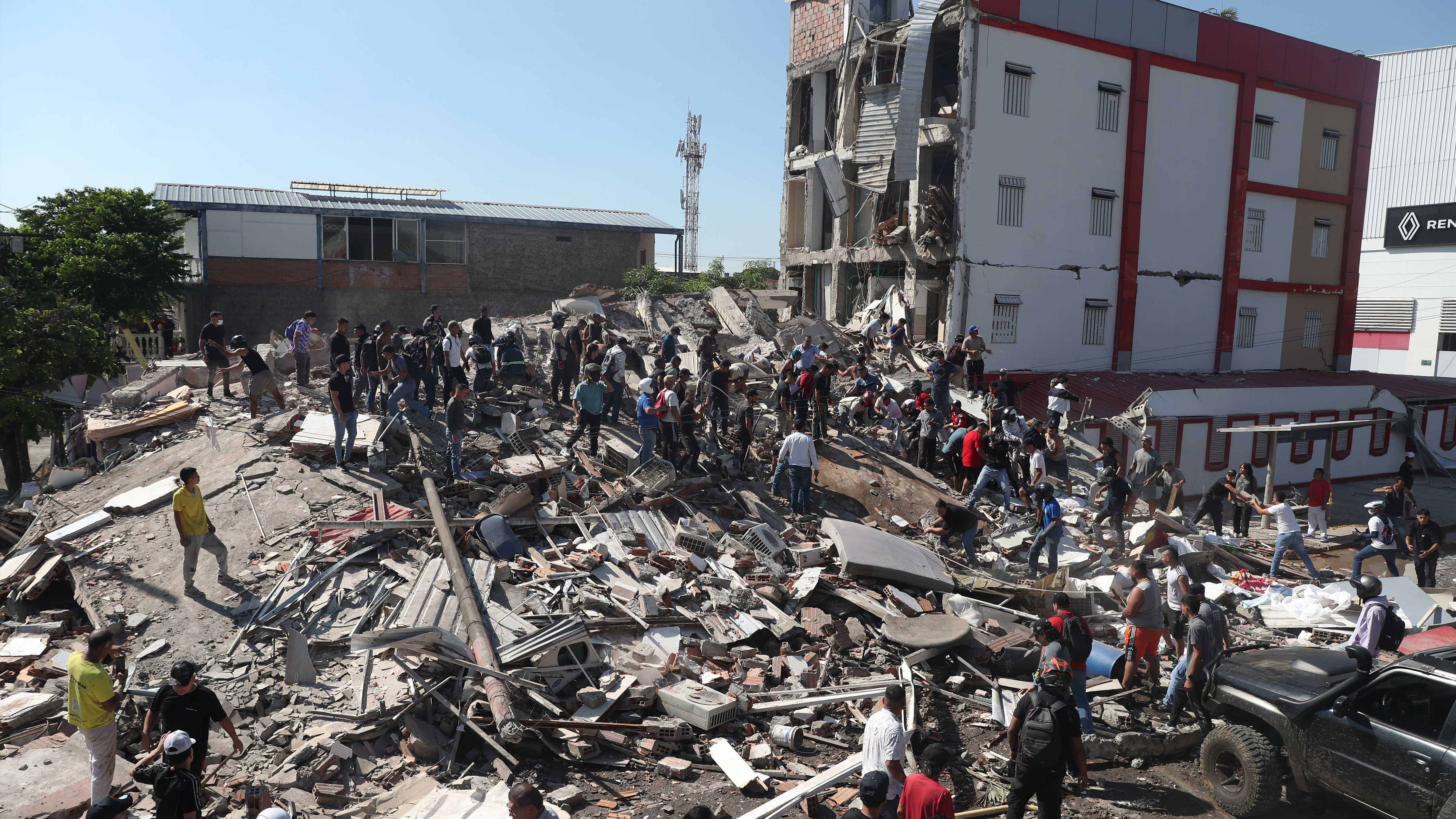 Source-feed image associated with At least 111 dead, buildings collapsed after 7.4-magnitude earthquake shakes western Colombia