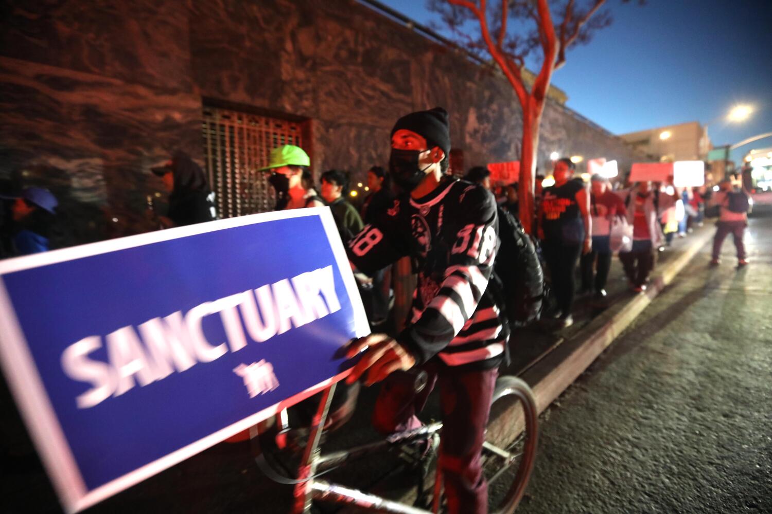 Source-feed image associated with Federal judge dismisses Trump administration lawsuit challenging L.A.'s sanctuary city ordinance