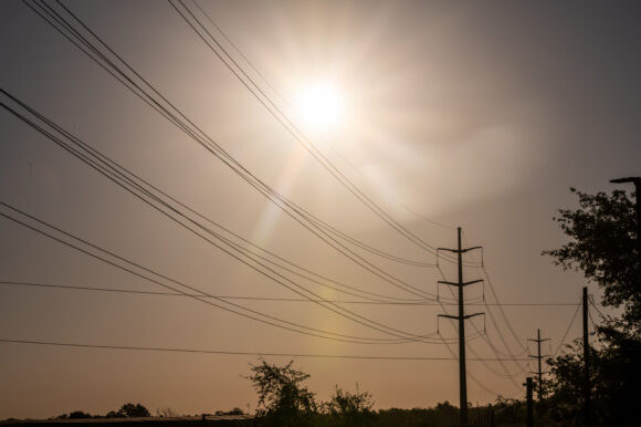 Source-feed image associated with Texas, Louisiana Face Searing Heat Wave Exacerbated by Storm