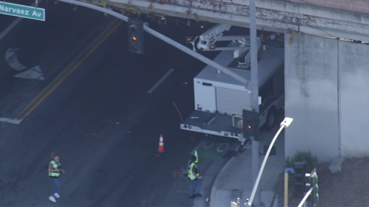 Source-feed image associated with Crane truck operator dies after struck by box truck while repairing streetlight in San Jose