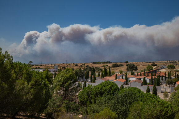 Source-feed image associated with France and Spain Plan Economic Aid as Major Fires Still Burn