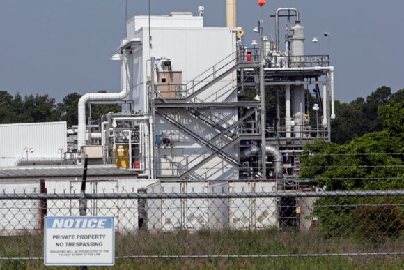Source-feed image associated with Chemical Maker Chemours to Pay $450M to Settle ‘Forever Chemicals’ Case