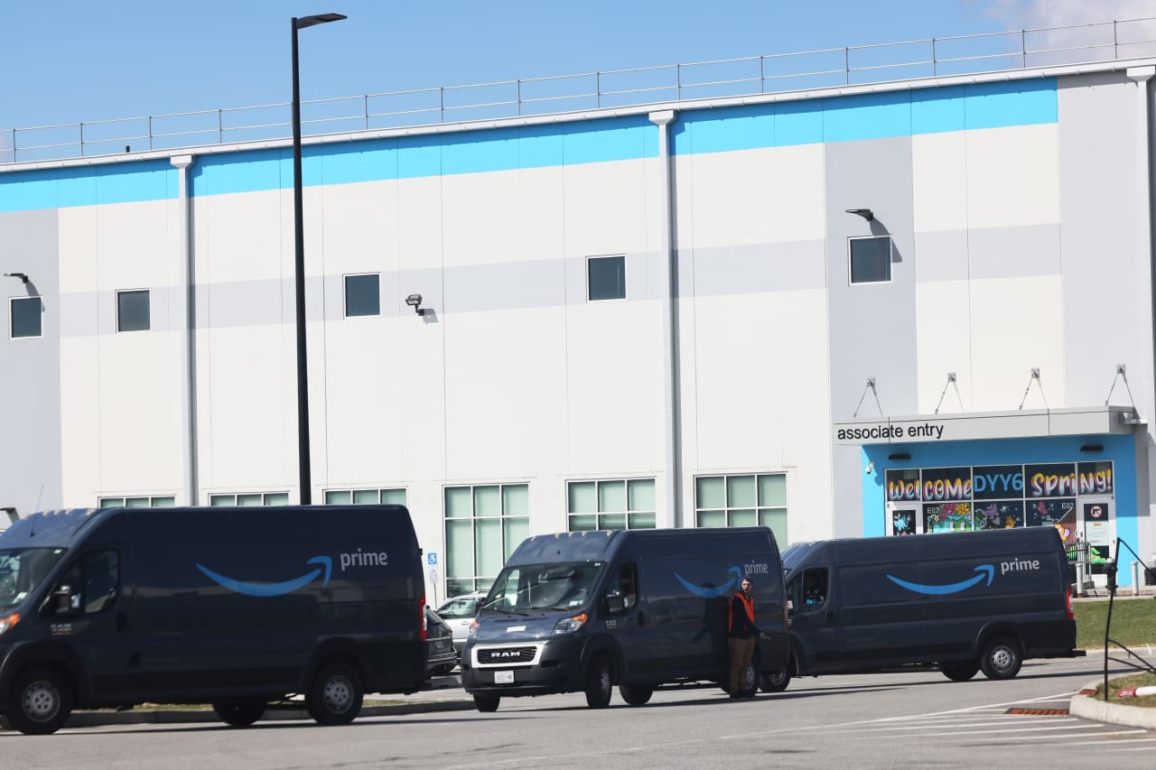 Source-feed image associated with Amazon’s secret weapon against Walmart could be a massive blitz in same-day delivery