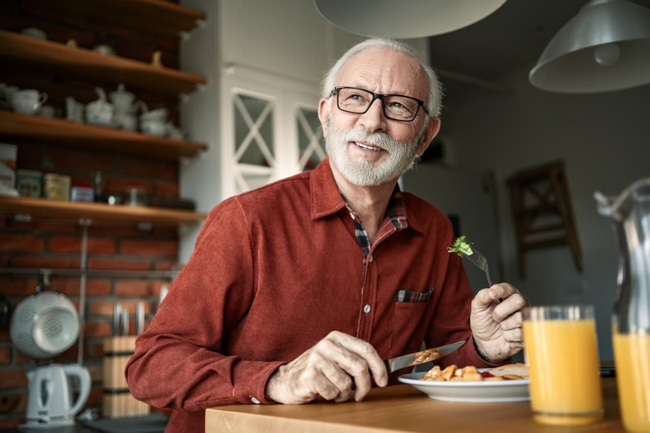 Source-feed image associated with ‘I’ve plenty of time on my hands’: Advisers bombard me with offers of free steak dinners. Is it wrong to go for the food?