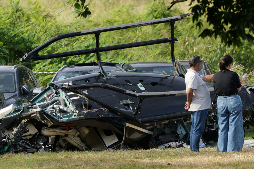 Source-feed image associated with Two helicopters collide over Rio de Janeiro, killing 6