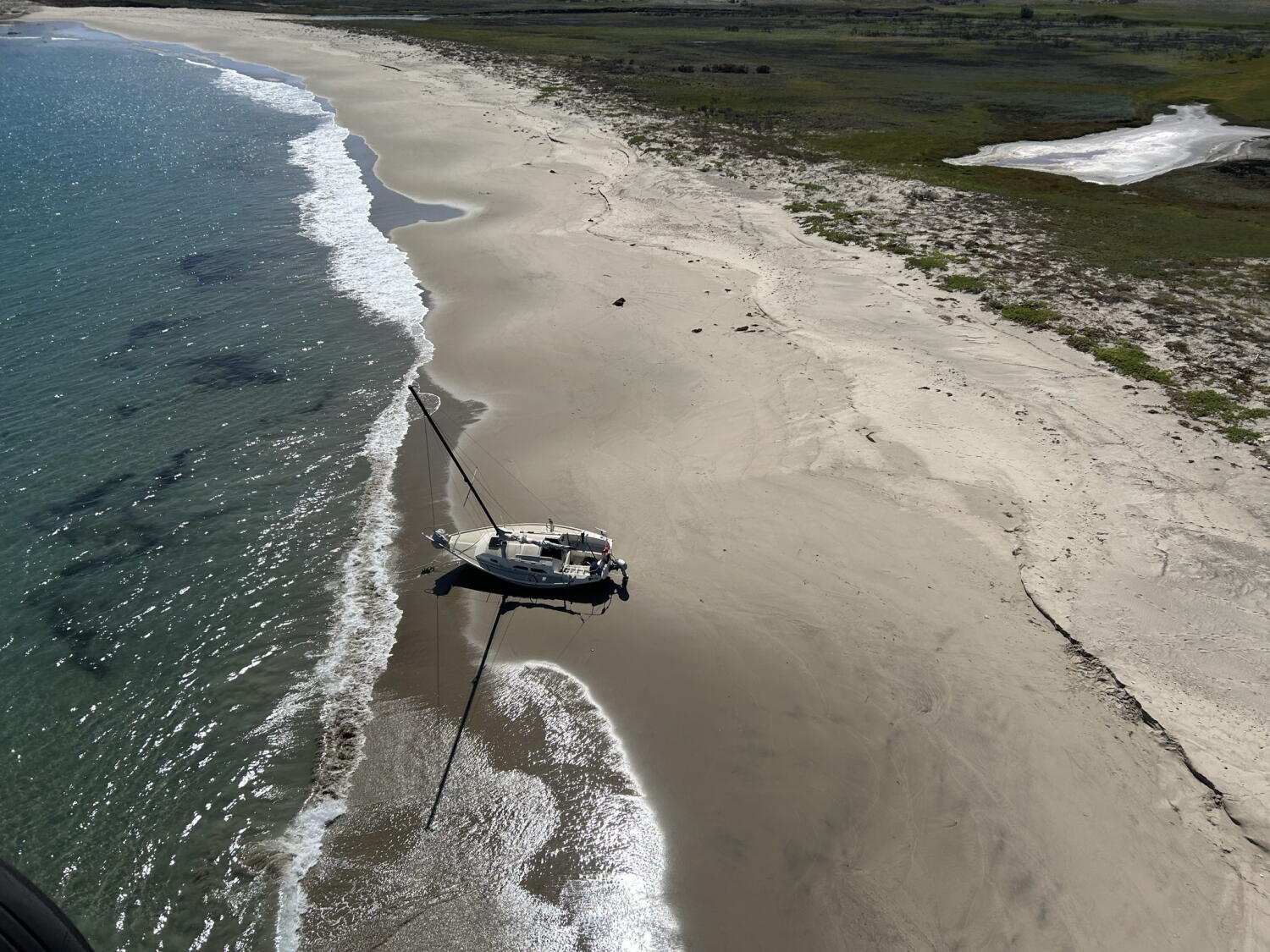 Image from linked report: Coast Guard rescues sailor after boat runs aground on Santa Rosa Island