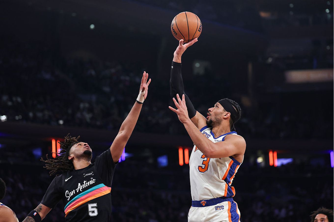 Source-feed image associated with NBA Finals Game 3 Livestream: Where to Watch the New York Knicks vs. San Antonio Spurs Basketball Game Online Free