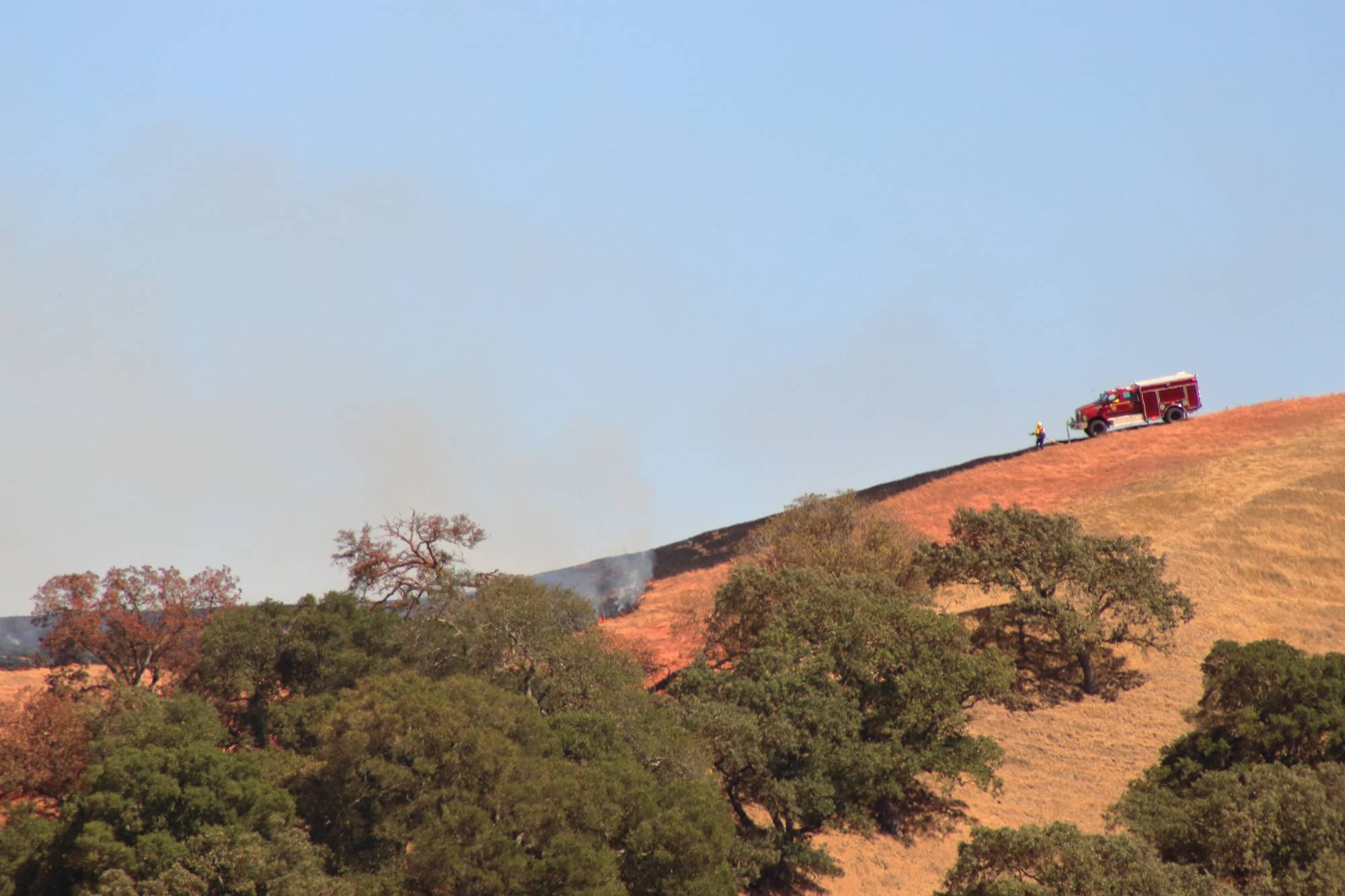 Source-feed image associated with Little Fire Near Pleasanton No Longer a Threat, Alameda County Says