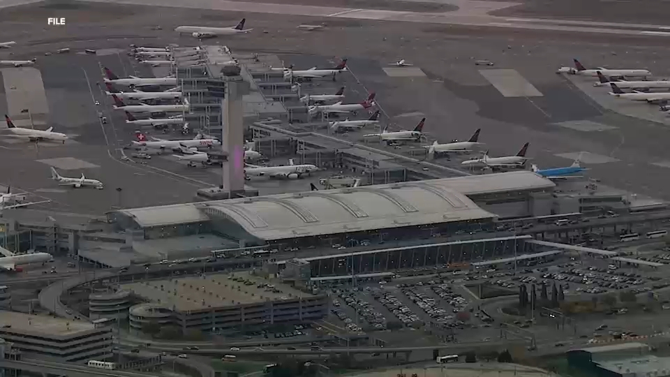 Source-feed image associated with JetBlue pilot reports hitting drone as flight approached landing at JFK Airport