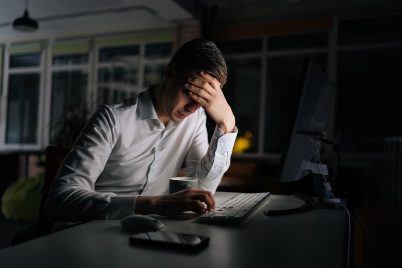 Source-feed image associated with ‘They are relentless’: A scammer is trying to change the email on my empty Robinhood account. What do they have to gain?