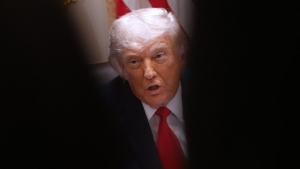 Source-feed image associated with STAT+: As Ebola outbreak grows, Trump administration veers from previous government playbook