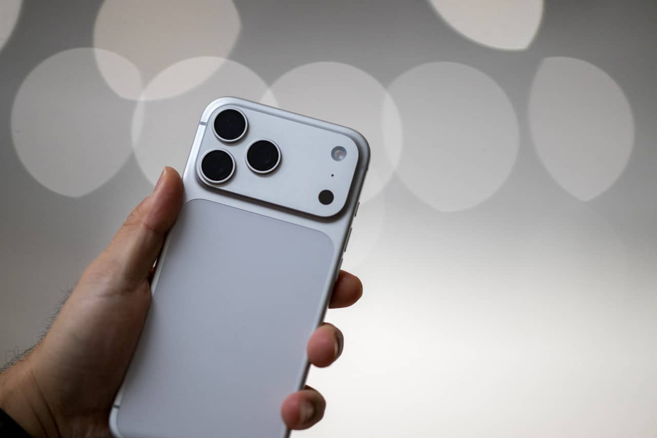 Source-feed image associated with Apple’s AI could usher in a historic upgrade cycle that investors are overlooking