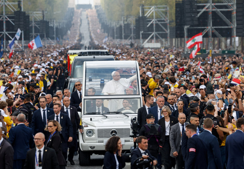 Image from linked report: Pope Leo draws 800,000 people to central Paris for open-air Mass on iconic square