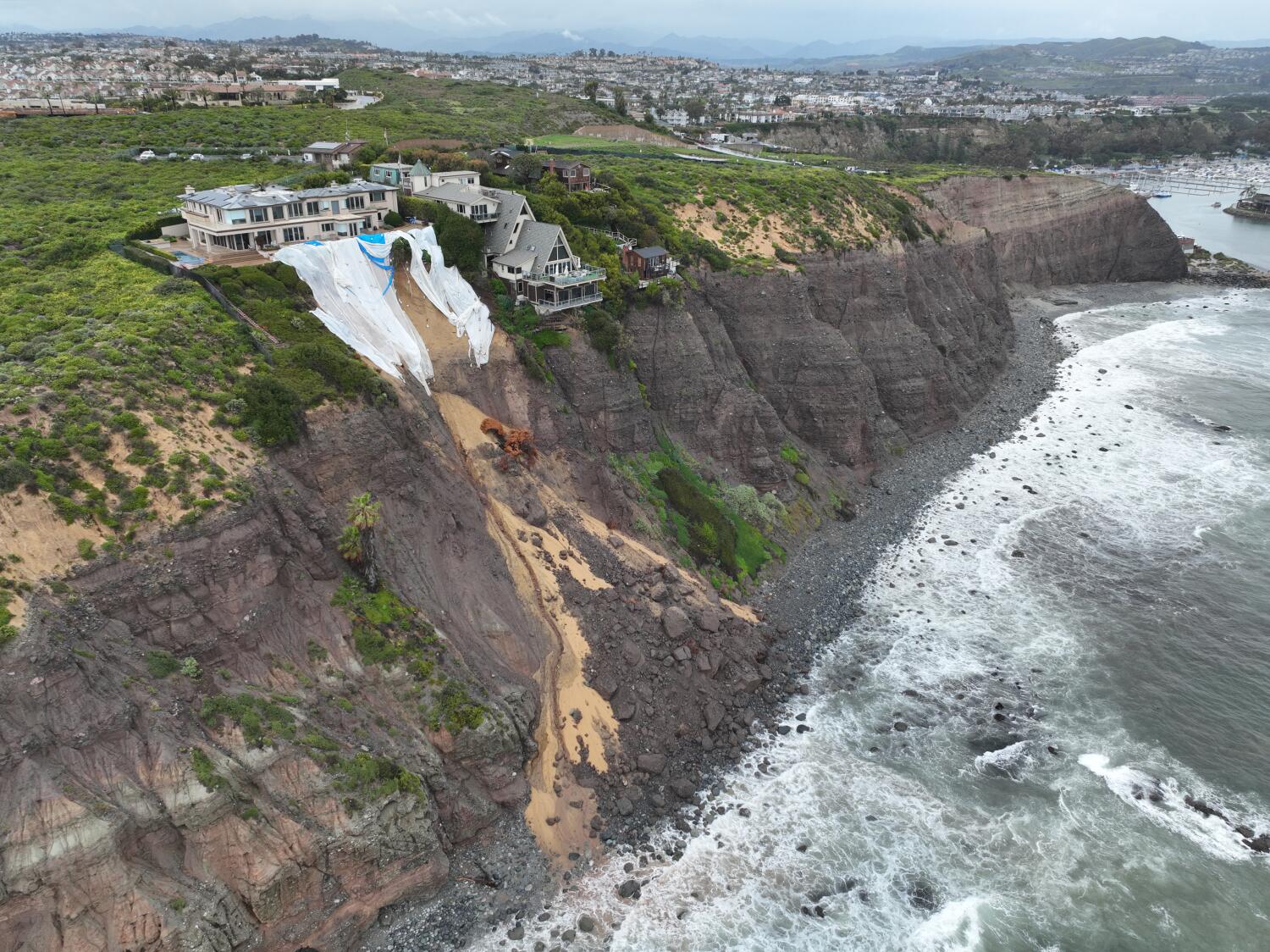 Source-feed image associated with Can we predict deadly cliff collapses along the California coast? Scientists say it's possible