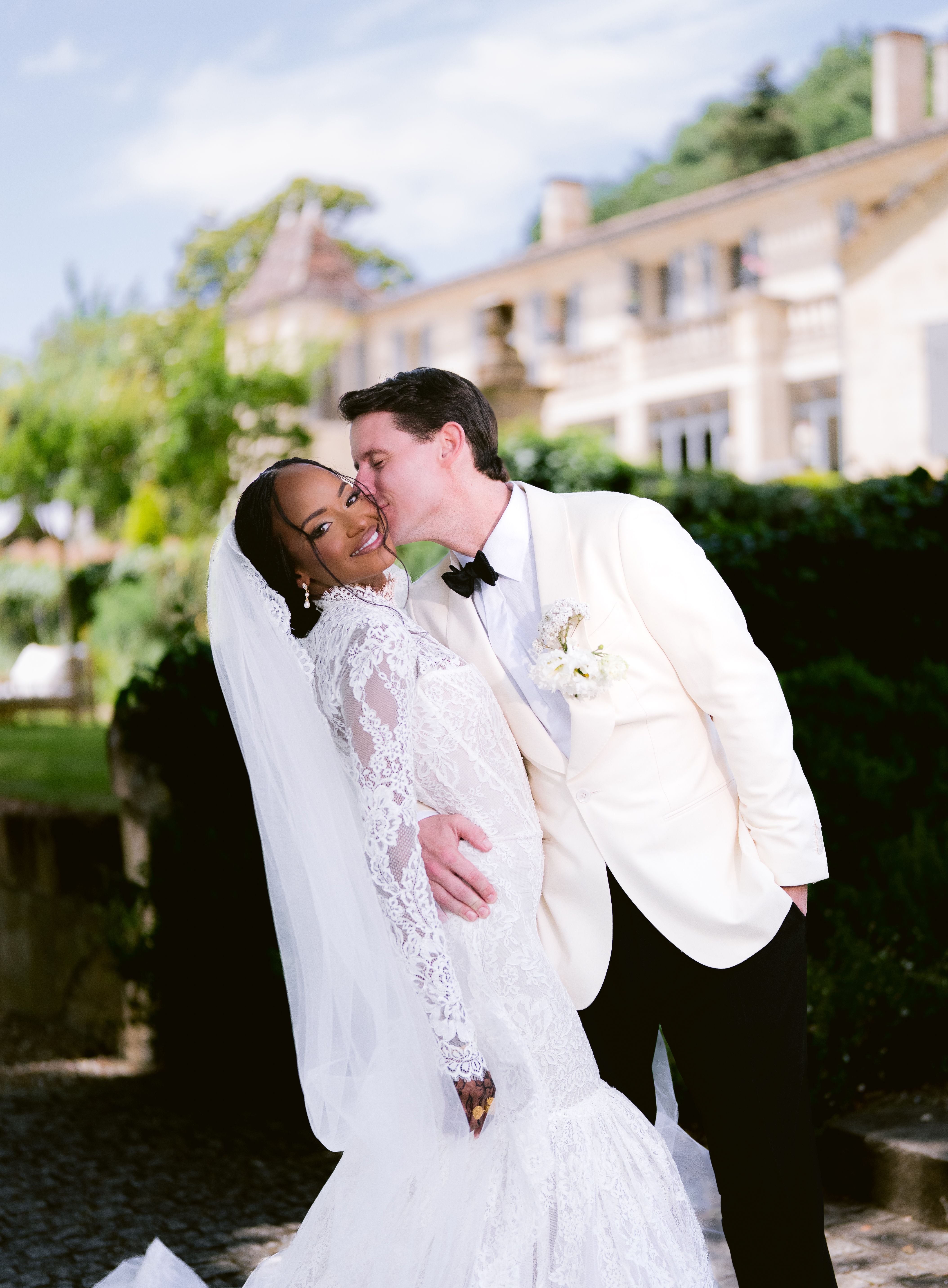 Source-feed image associated with This Wedding at a Château in Bordeaux Wine Country Blended Chadian Traditions With French Romance