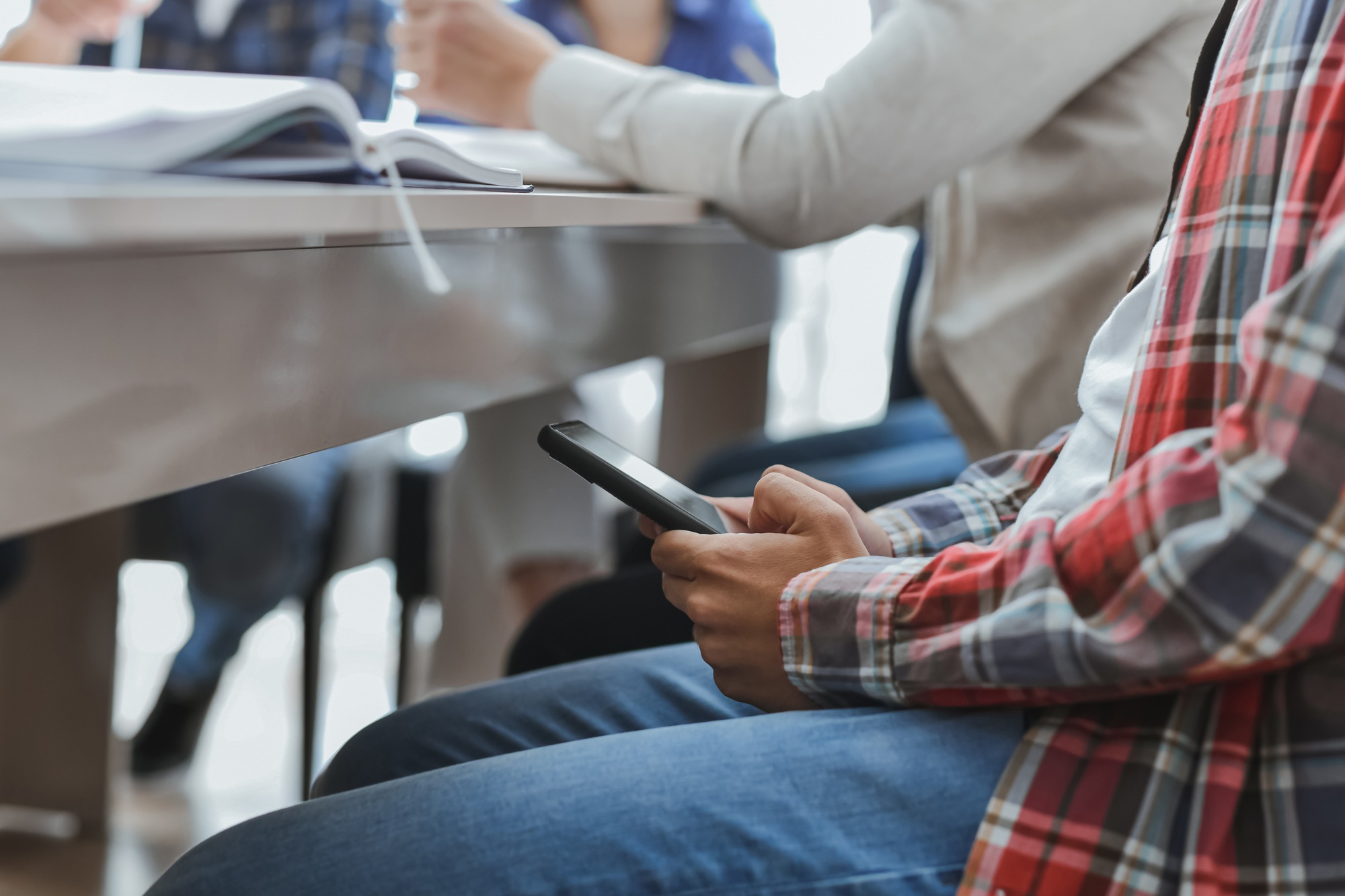 Source-feed image associated with Why Oakland Unified Is Banning Cellphones