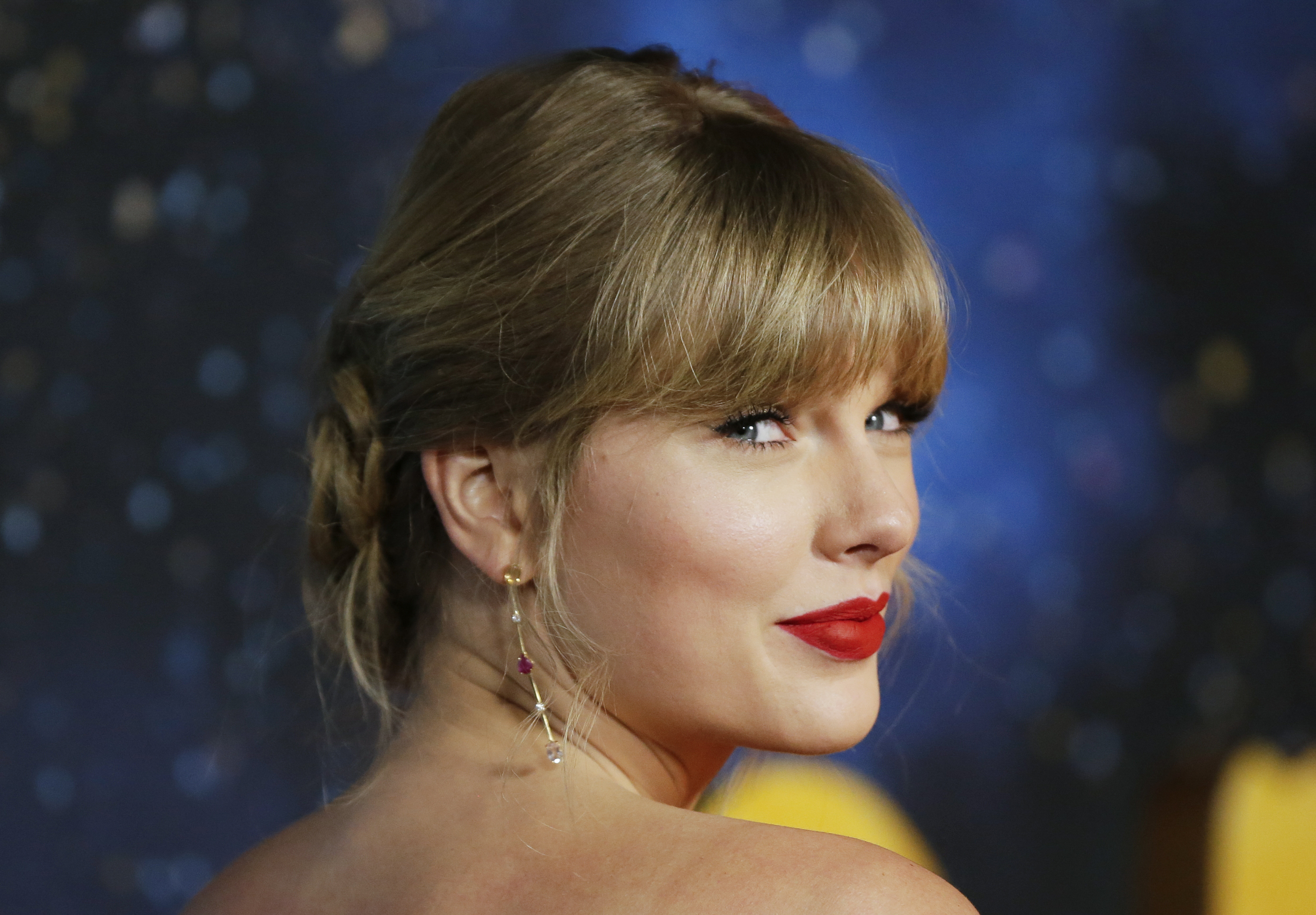 Source-feed image associated with Taylor Swift’s Net Worth Is Now $2 Billion, According to Forbes
