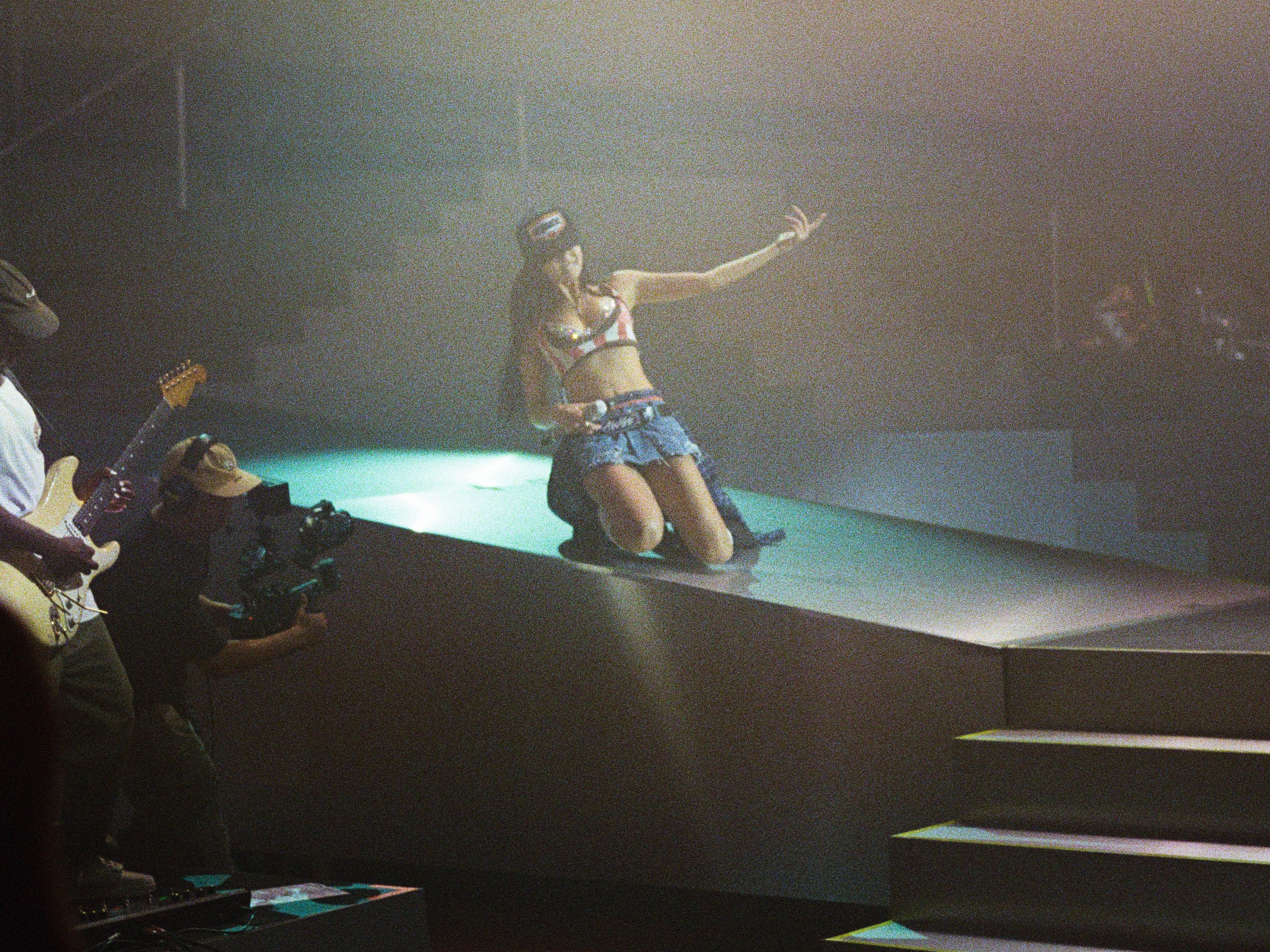 Source-feed image associated with With the Help of ASAP Rocky, Jennie Embodied New York Style For Her Gov Ball Set