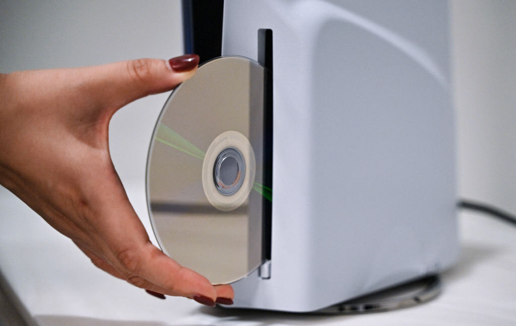 Source-feed image associated with Sony's decision to ditch discs was practically inevitable, data shows