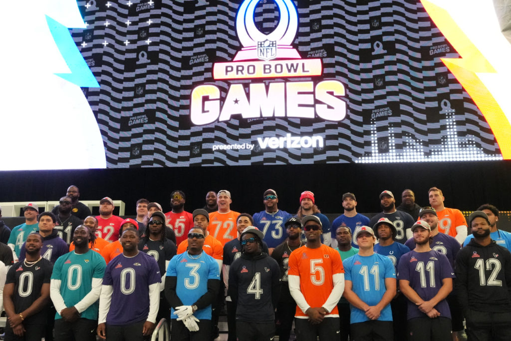 Source-feed image associated with NFL ends Pro Bowl game, but players will still be honored as Pro Bowlers