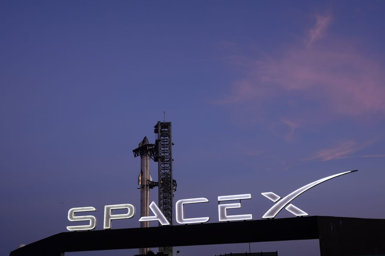 Source-feed image associated with Buying into SpaceX, Anthropic and other mega-IPOs could be a problem for your index fund