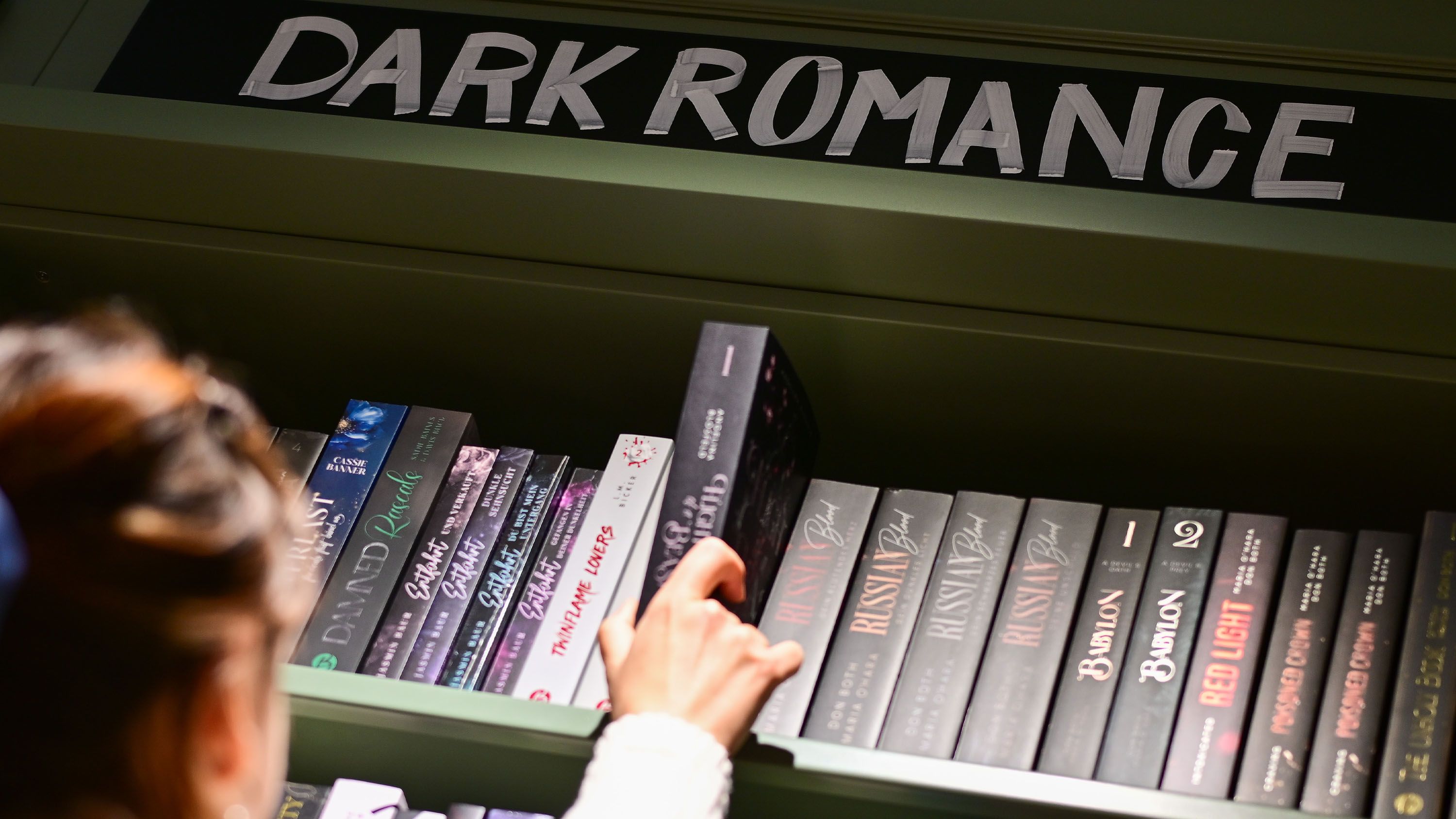 Source-feed image associated with From ACOTAR to Fourth Wing: Should Luxury Invest in Romantasy?