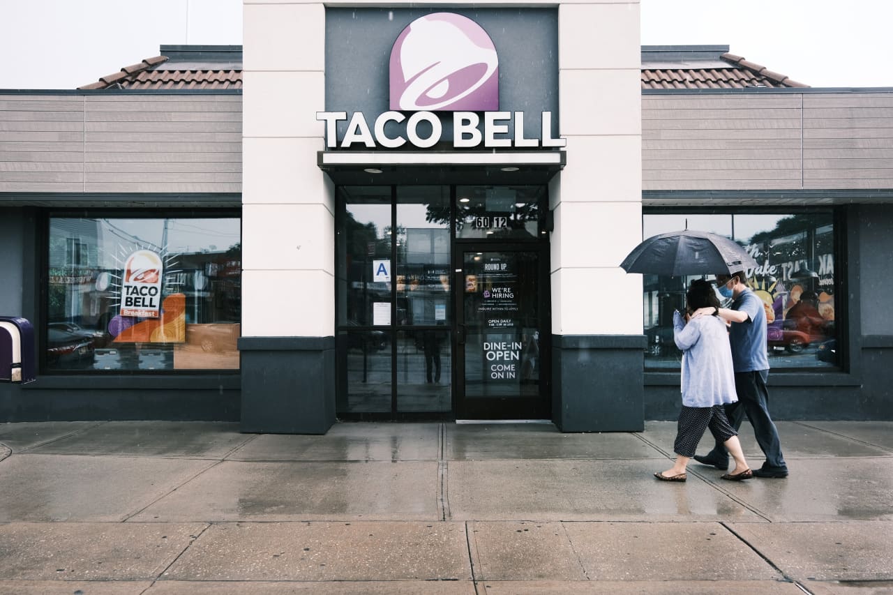 Source-feed image associated with Taco Bell is reportedly pulling produce from some stores. Here’s what to know.