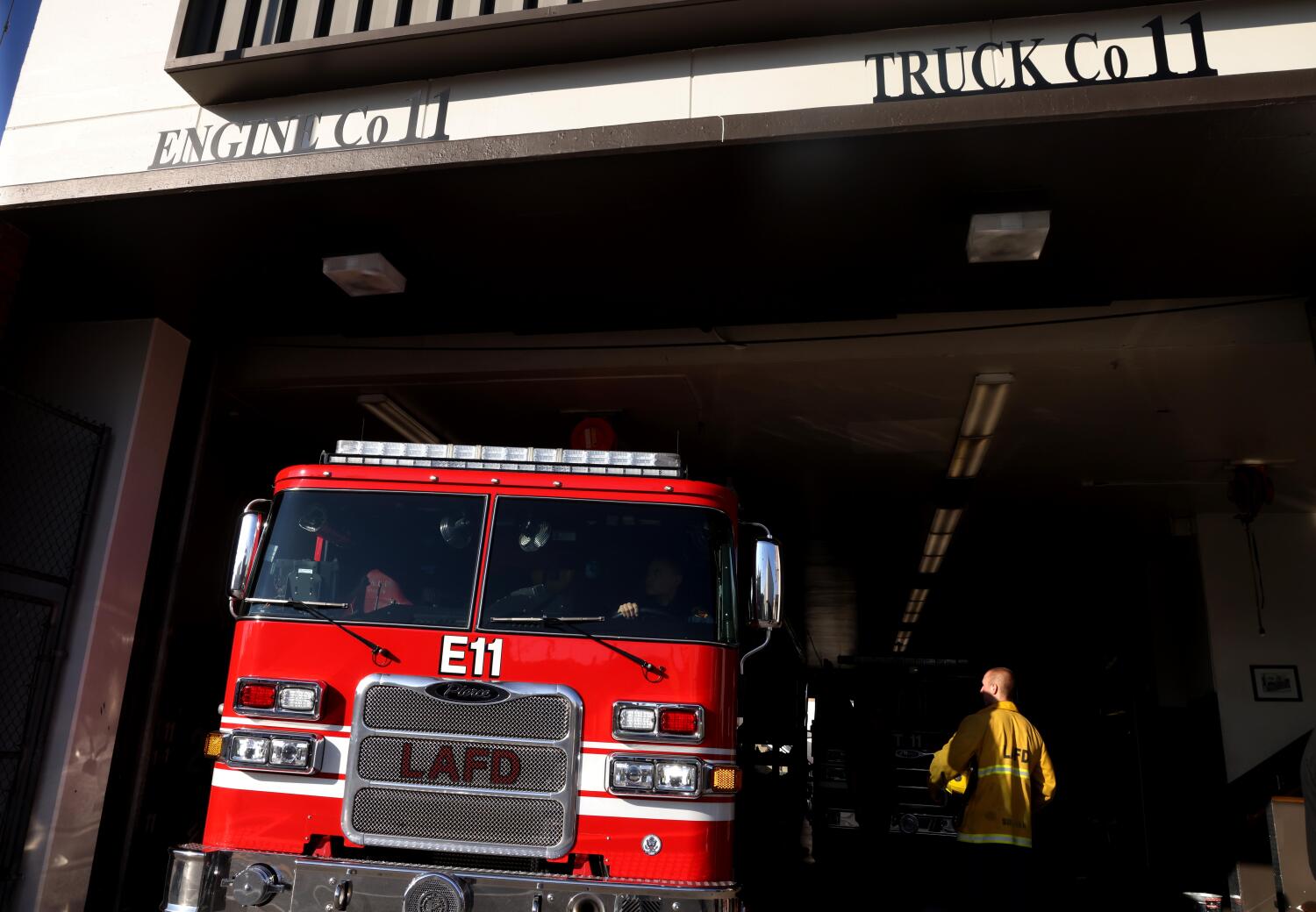 Source-feed image associated with Motorcyclist who lost leg wins $28-million verdict after suing over L.A. firetruck crash