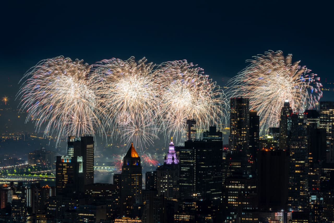 Source-feed image associated with U.S. stock futures rise as Wall Street looks to extend its rally coming off the holiday weekend